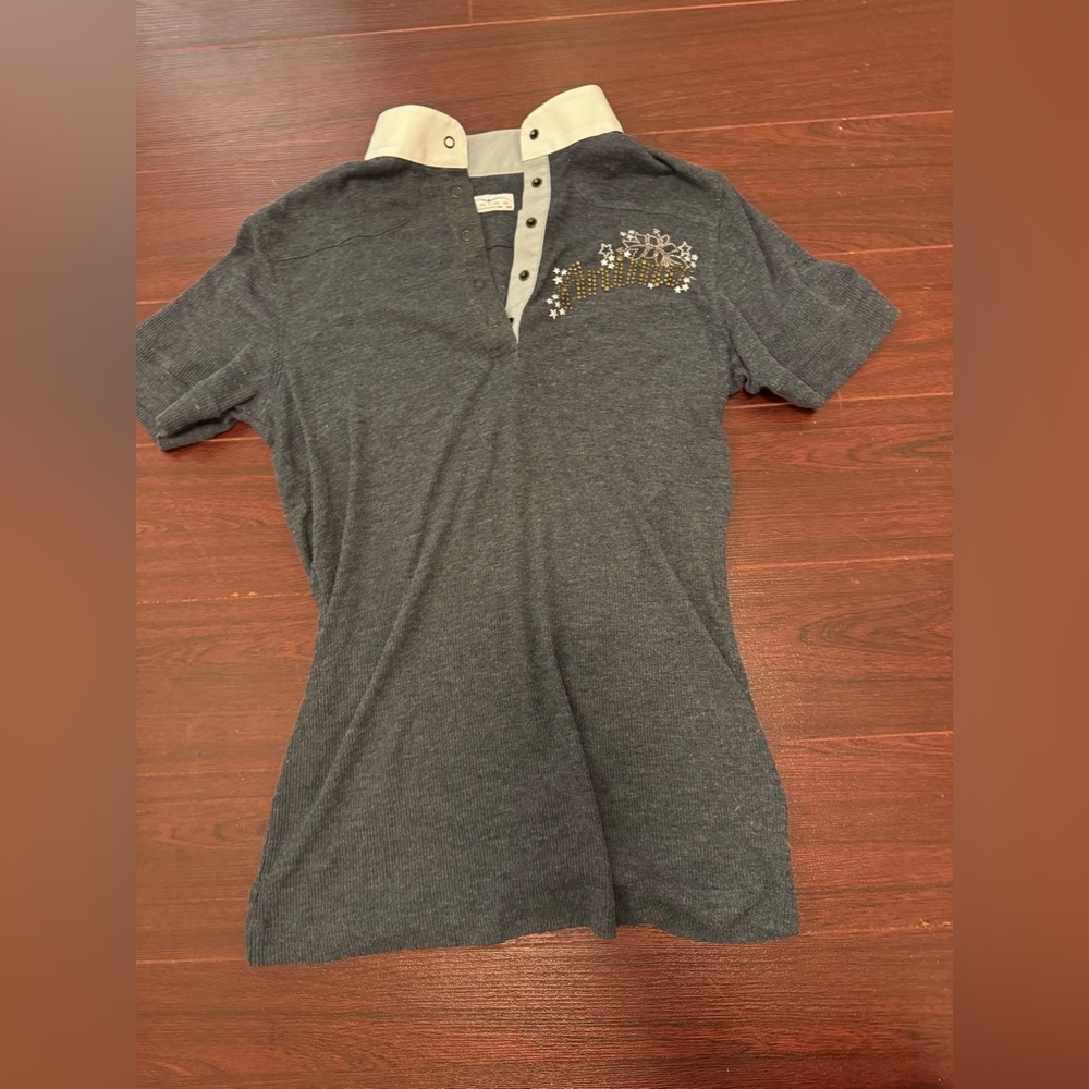 Animo equestrian ribbed gray polo top